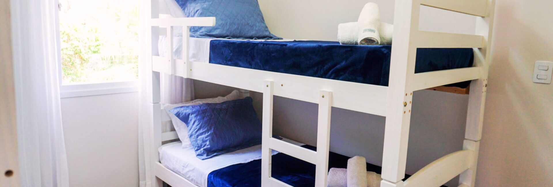 Suite Azul Marinho – Quádrupla – Andar superior – R$150~300