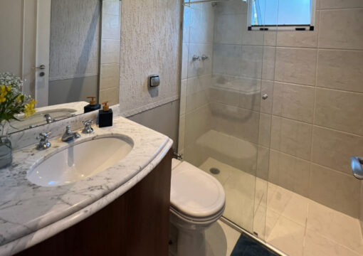 Suite Azul Marinho – Quádrupla – Andar superior – R$150~300