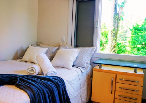 Suite Cinza Junior – Andar superior – R$ 150~300