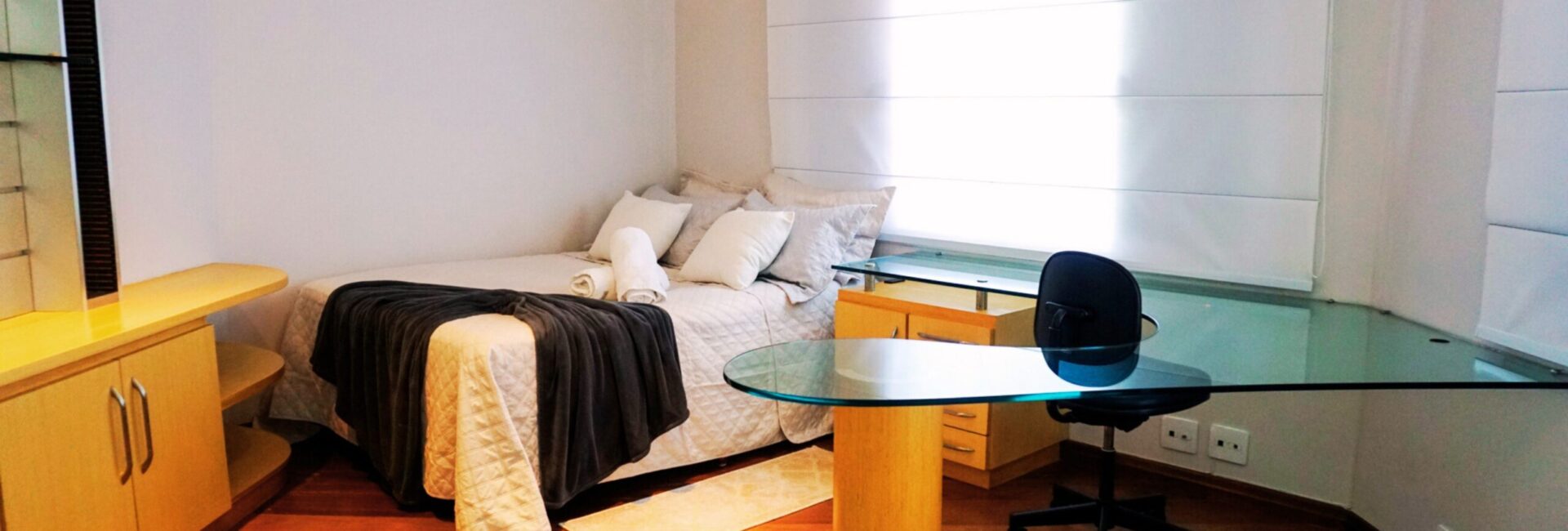 Suite Cinza Junior – Andar superior – R$ 150~300