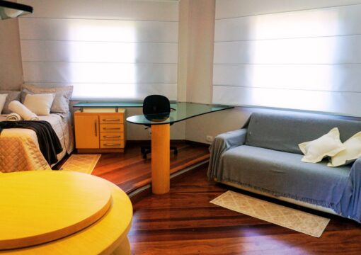 Suite Cinza Junior – Andar superior – R$ 150~300