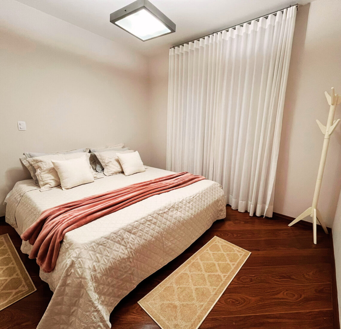 Suite Salmão – Dupla/Twin Reversível – Andar superior – R$150~300