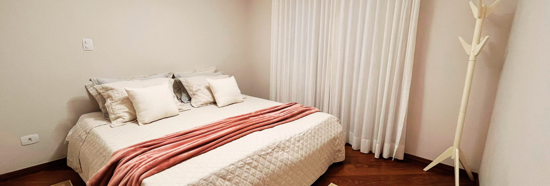 Suite Salmão – Dupla/Twin Reversível – Andar superior – R$150~300