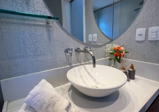 Suite Cinza Junior – Andar superior – R$ 150~300